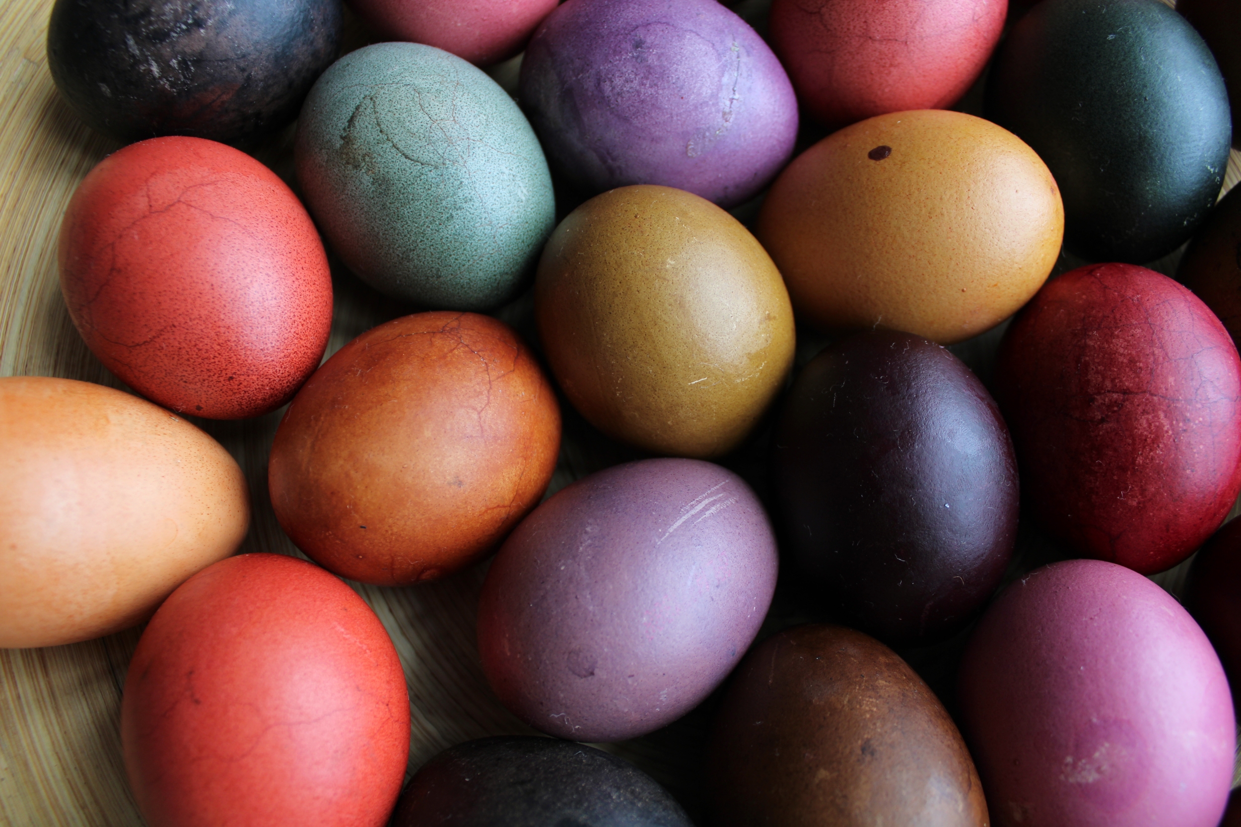 jaja barwione naturalnie